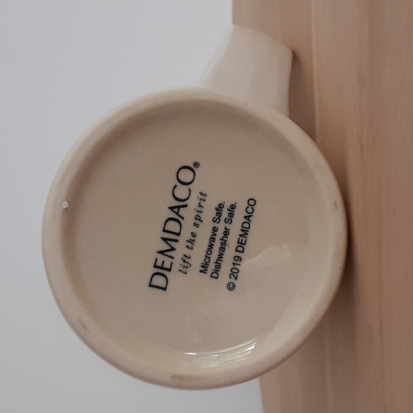 A HUG IN A MUG Cup Mug 14 oz Embossed Black Text Raised Red Heart Demdaco - Picture 7 of 8